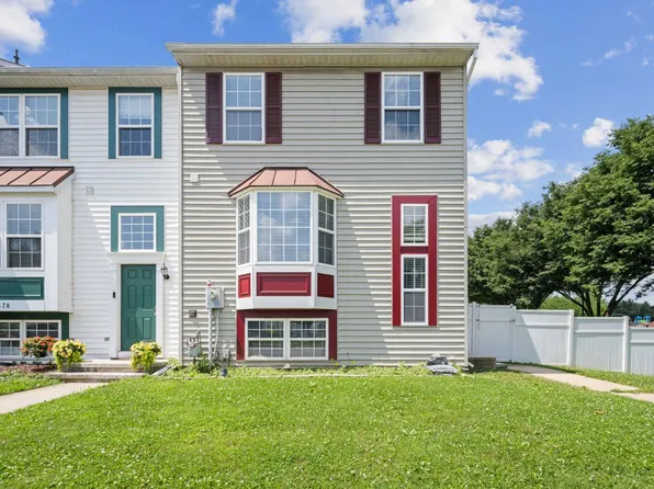 680 Boxwood Dr, Hampstead, MD 21074