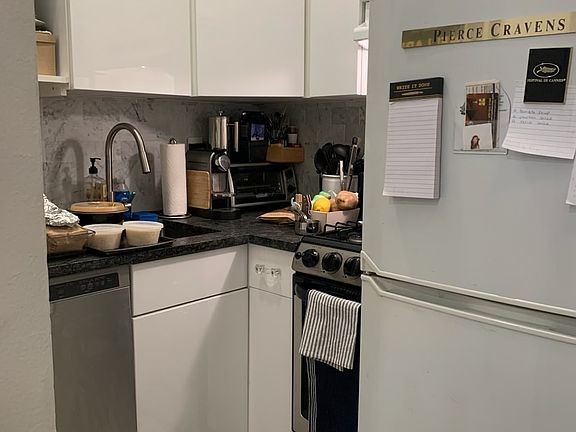 3rd image of 421 W 57th St APT 4F