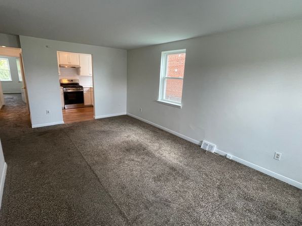 11 S Manor Rd