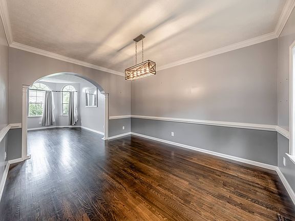 3rd image of 102 Haymaker Pl