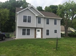 94 Idlewild Rd, Edison, NJ 08817