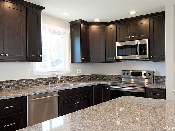 4th image of 17210 6th Avenue Ct E