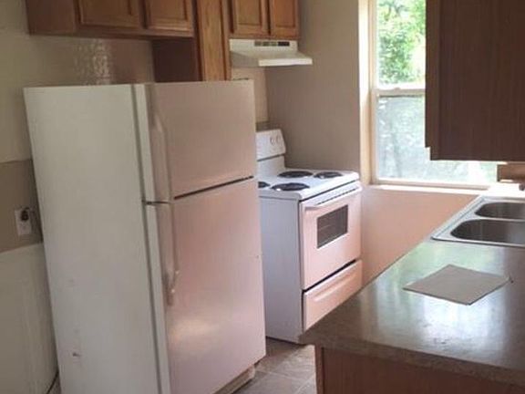 5th image of 3137 Gobel Ave