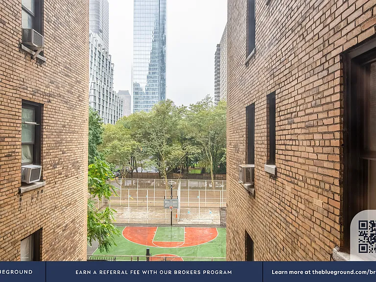 210 W 70th St #415 — Photo 3