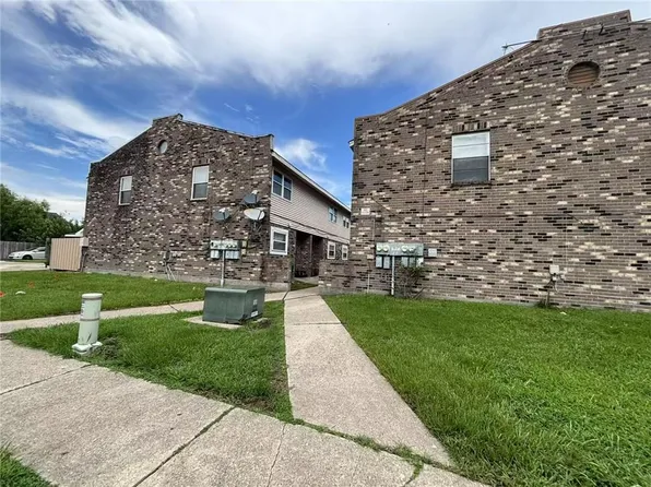 4201 Lac Couture Dr, Harvey, LA 70058