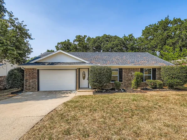 6403 Woods Edge Dr, Arlington, TX 76016
