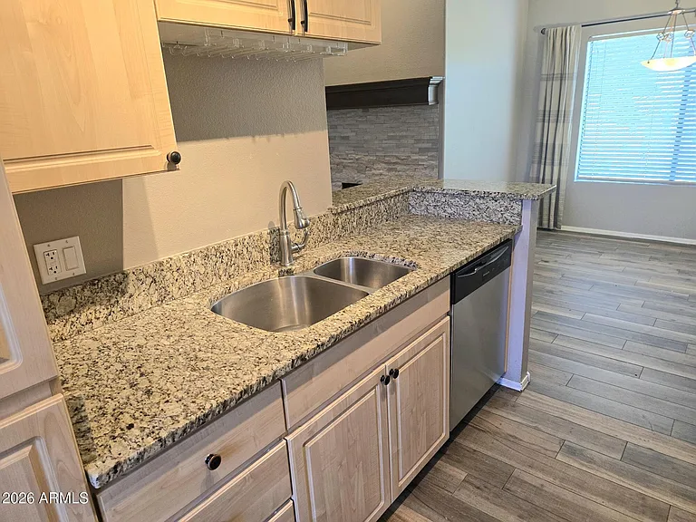 9600 N 96th St #242 — Photo 15