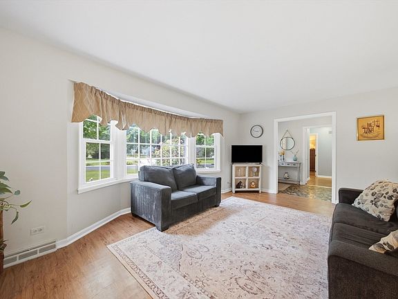 5th image of 1114 Lexington Ln