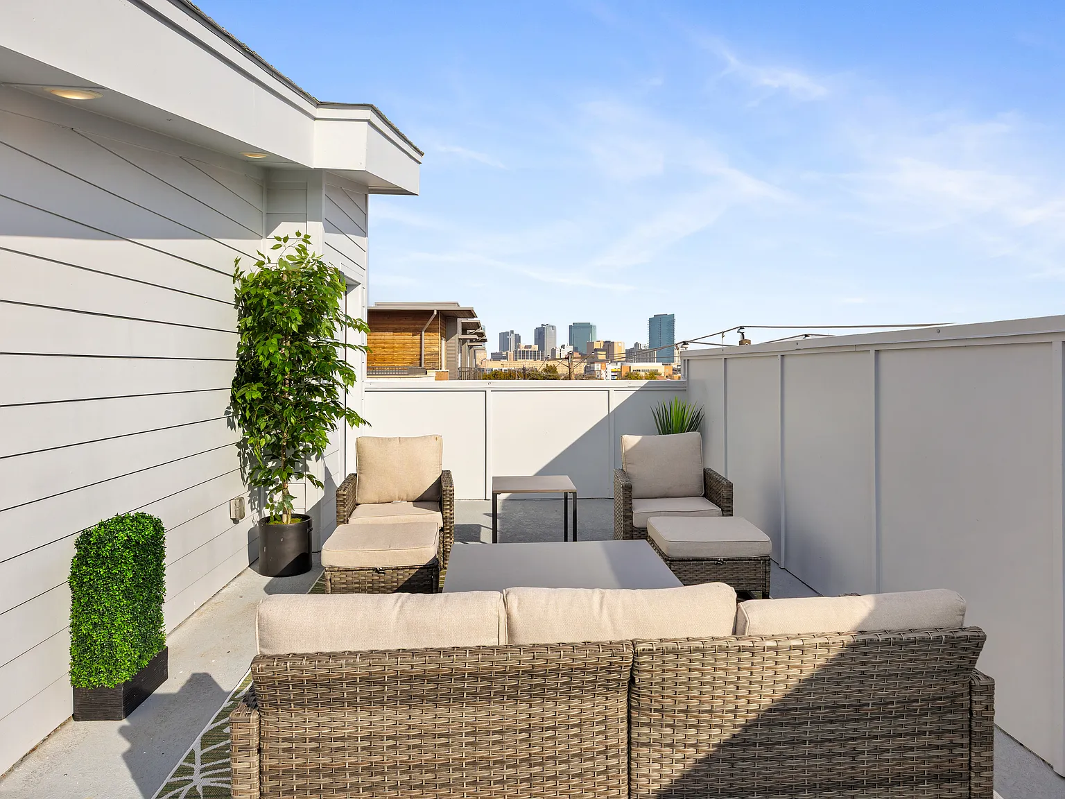 2 bed, 2.5 bath, 1490 sqft, $3,800 — Photo 1
