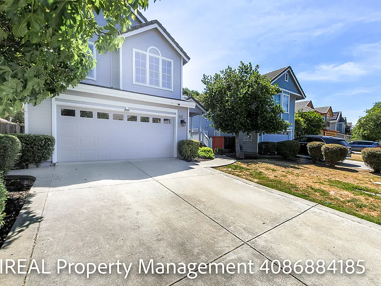 4202 Cambridge Way — Photo 2
