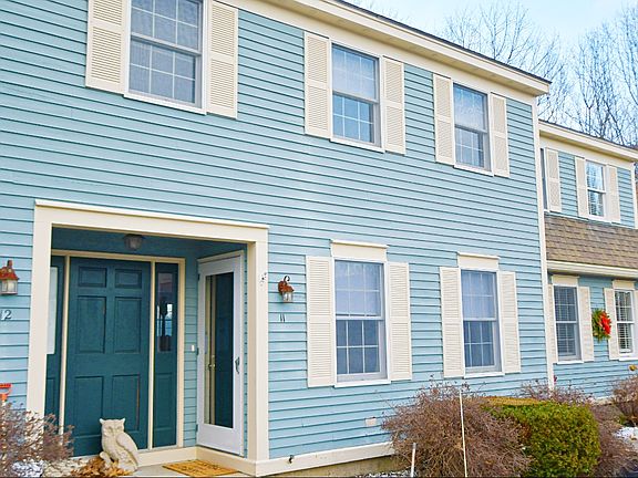 Private Entry to Unit 11