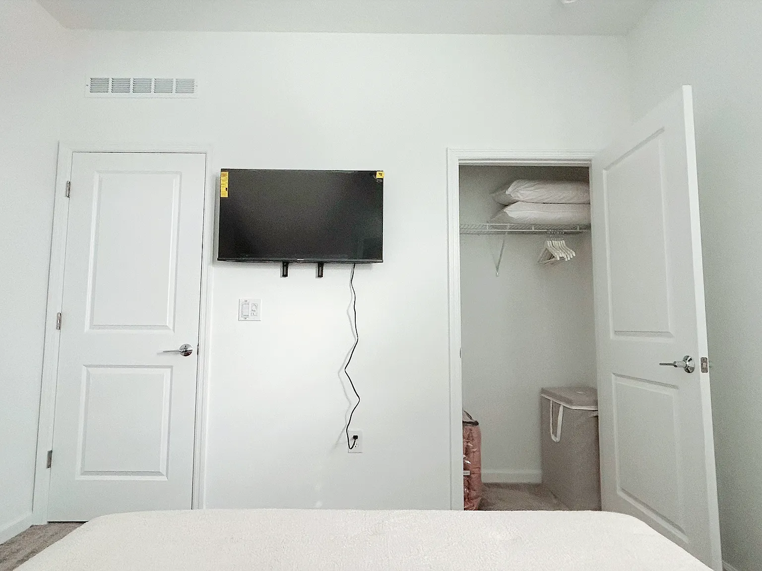1 bed, 250 sqft, $1,350 — Photo 2