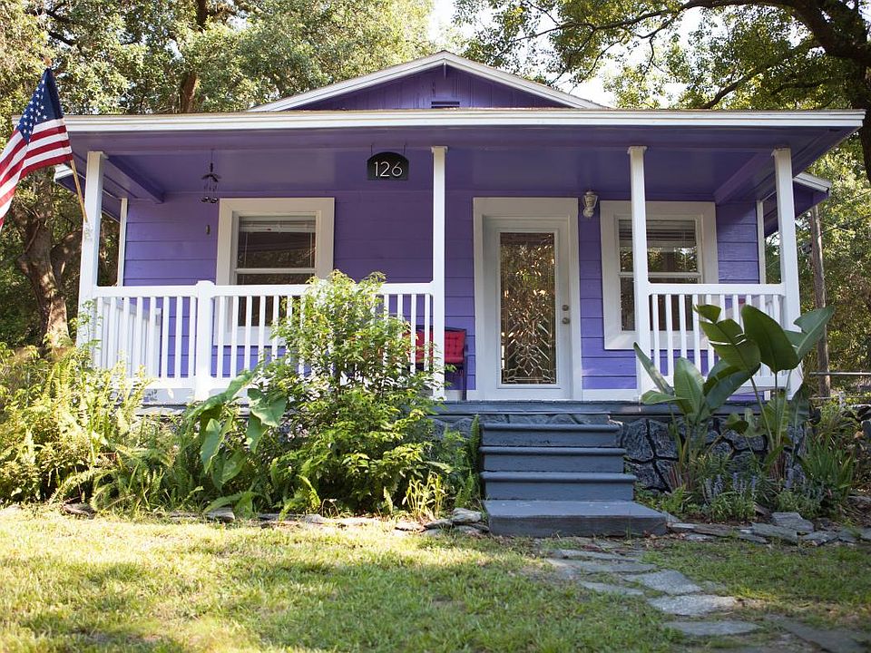 front W Stanley St