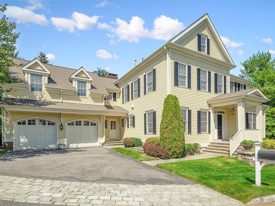 1st image of 14 Cider Mill Circle