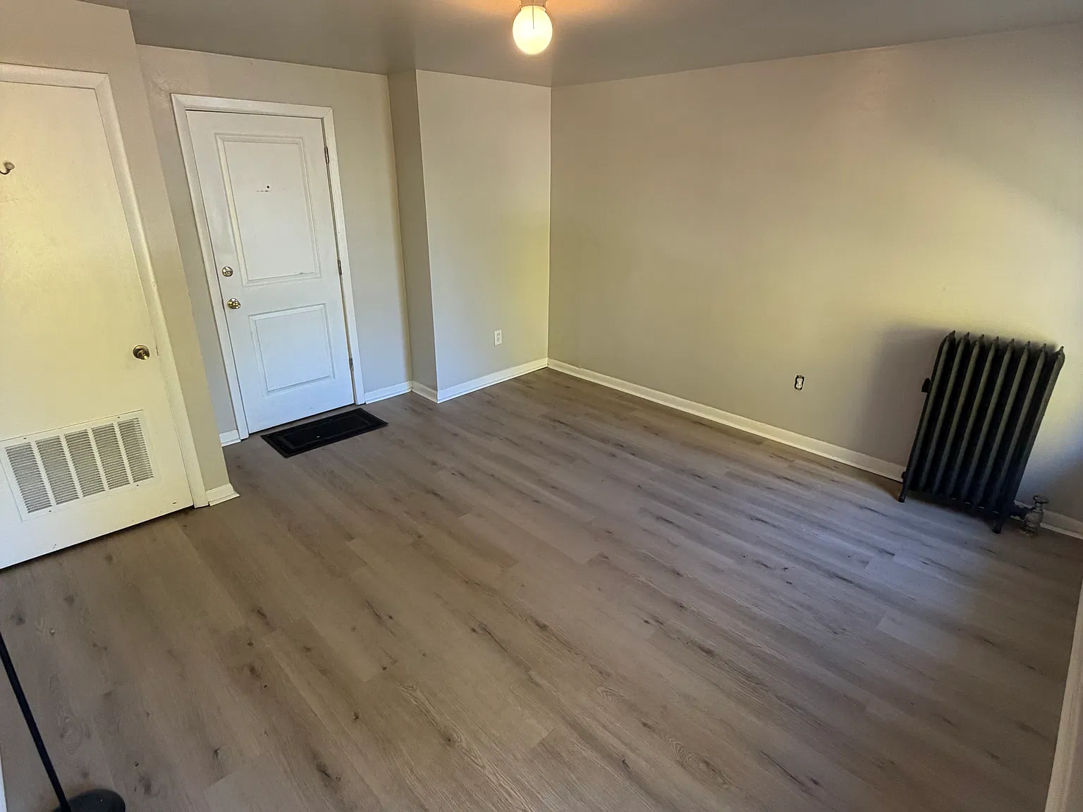 1 bed, 400 sqft, $950 — Photo 3