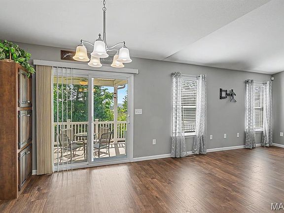 5th image of 65 Jackson Cir