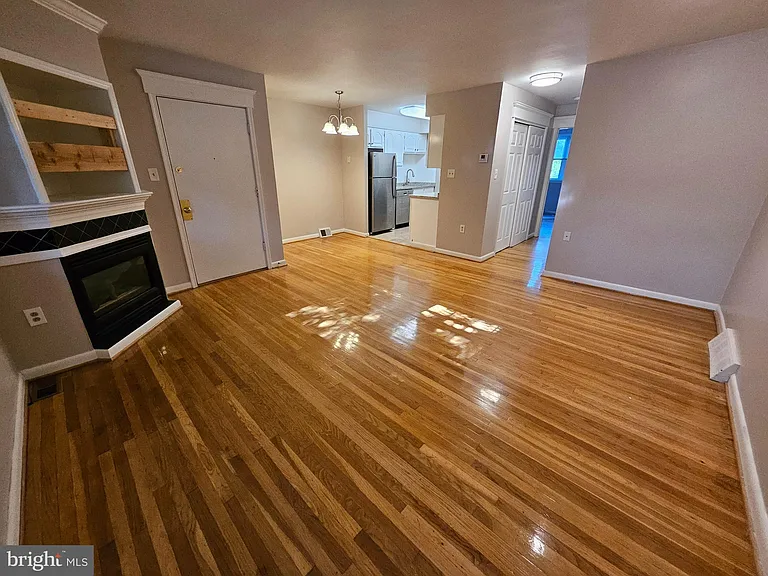 200 N Wayne Ave #9 — Photo 11