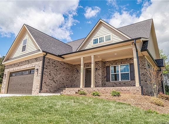 4th image of 1032 Clear Creek Cir