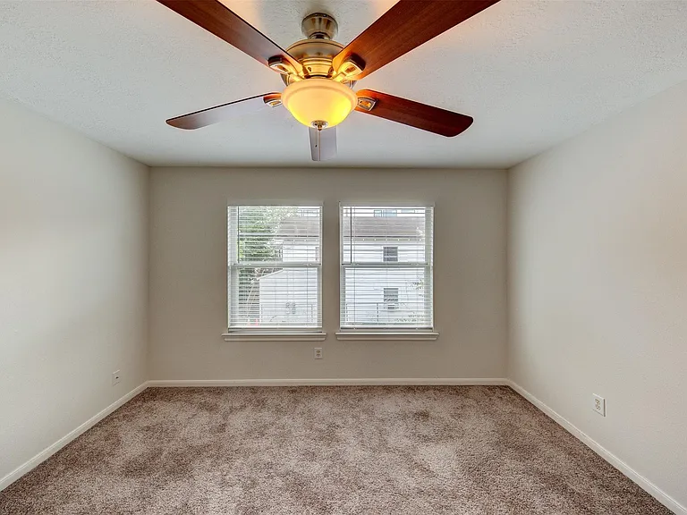 1118 Wilson St — Photo 27