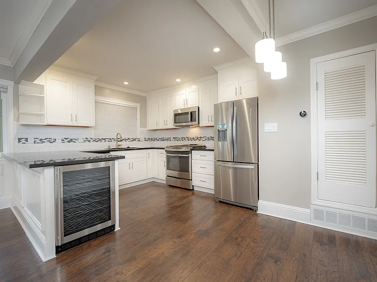 Aqua Terra 1 Bed, 1 Bath Dining/Kitchen Aqua Terra 1 Bed, 1 Bath Dining/Kitchen