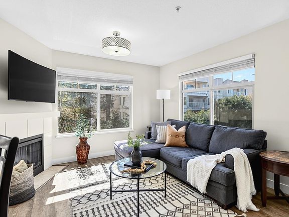 5th image of 12248 224th St #310