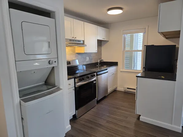 1029 Iyannough Rd APT 12A, Hyannis, MA 02601