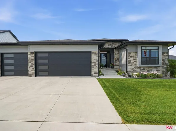 7701 Jimmie Ave, Lincoln, NE 68516