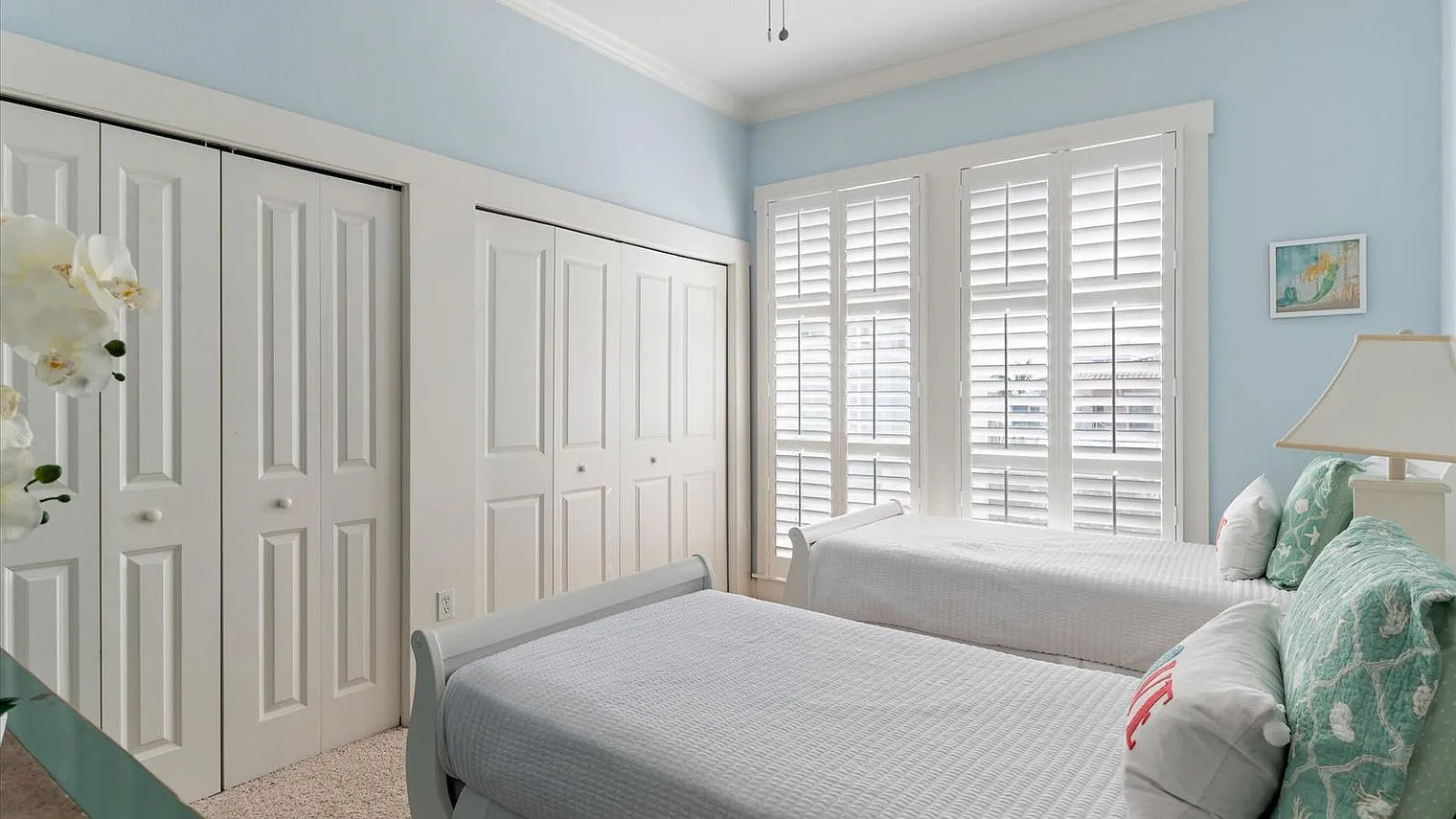 3 bed, 2.0 bath, 1991 sqft, $12,270 — Photo 3