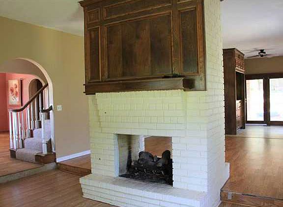 5th image of 1201 Fox Lake Ln