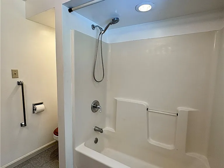 216 Pleasantview Dr — Photo 17