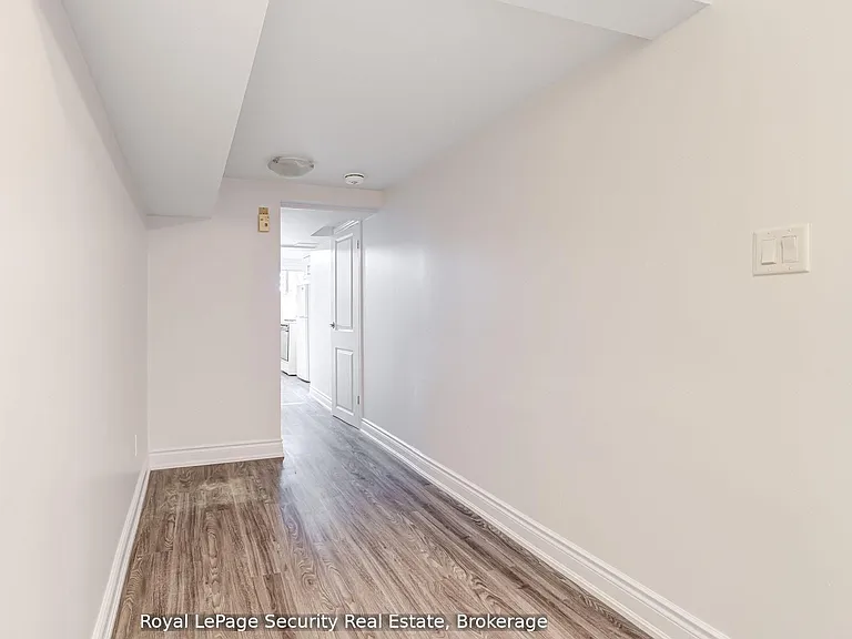 706 Gladstone Ave #LOWER — Photo 13