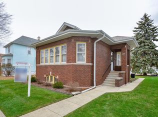 9026 Fairview Ave, Brookfield, IL 60513