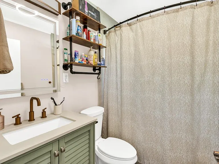 1194 Rosemary Ln — Photo 12