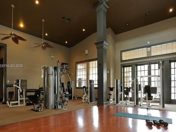 4th image of 2474-2474 Centergate Dr #204