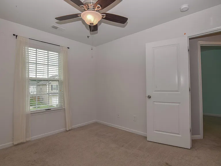 788 Redbud Ln — Photo 12