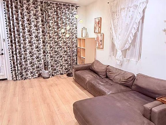 5th image of 7599 Botany St