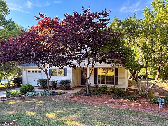 2nd image of 202 Bluff Ct