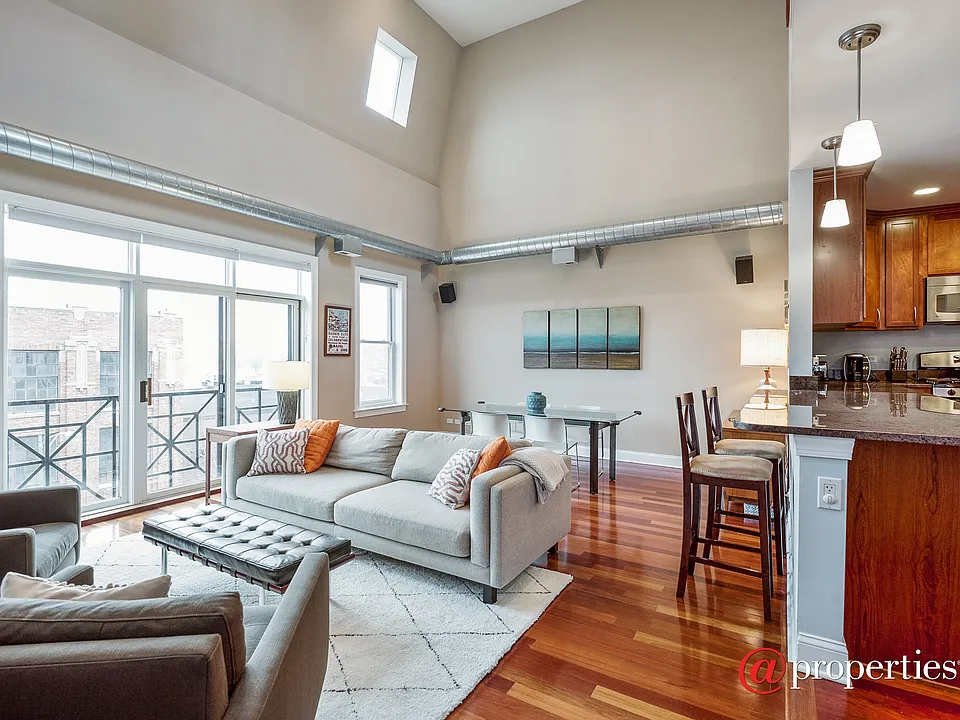Living Room / Dining Room