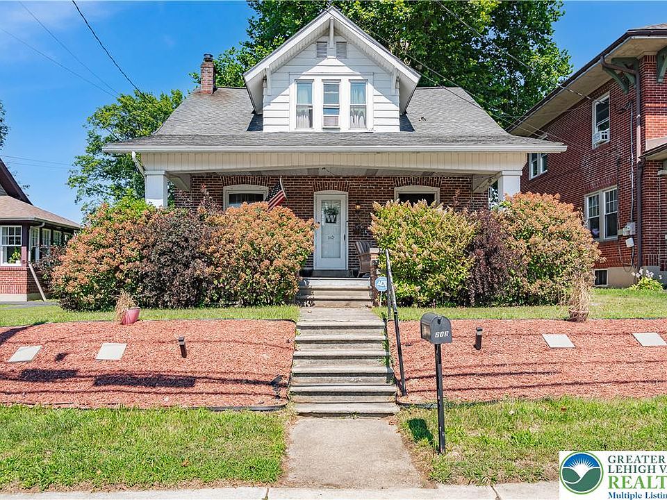 1st image of 213 E Main St