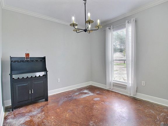 4th image of 18005 Woodhaven Dr
