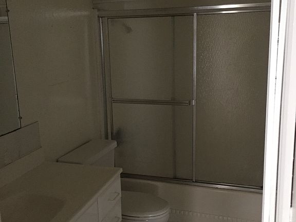 2nd image of 4700 Clair Del Ave APT 501