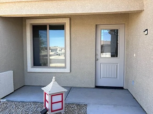 2843 E Luna Vis — Photo 3