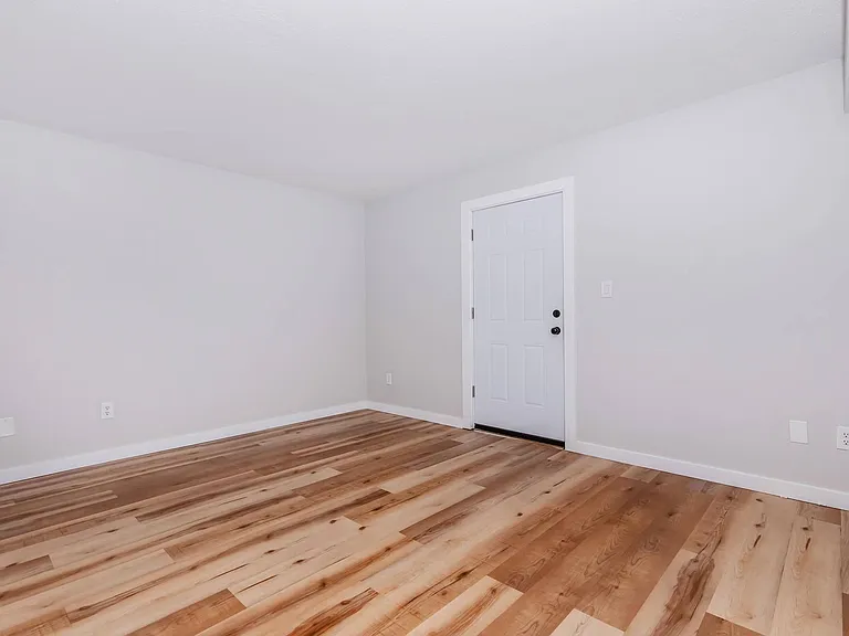 Finn Apartments — Photo 21