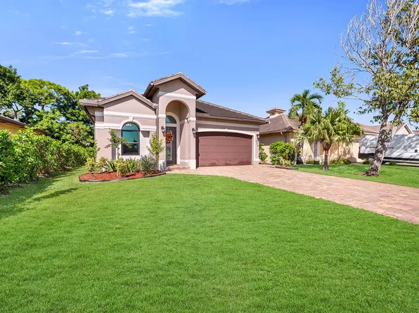 833 109th Ave N, Naples, FL 34108