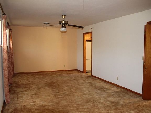 2nd image of 604 E 4th St