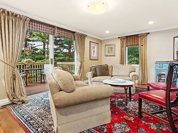 5th image of 409 Lewis O Gray Dr #409