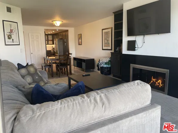 1942 Grace Ave APT 217, Los Angeles, CA 90068