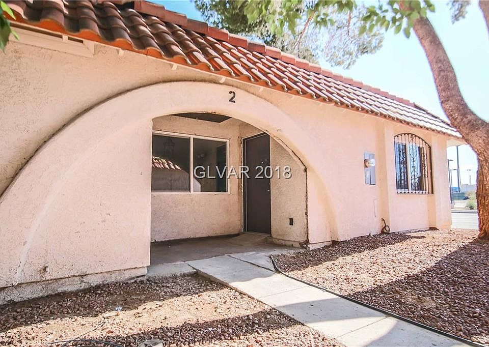 1st image of 808 Hedge Way Unit 2