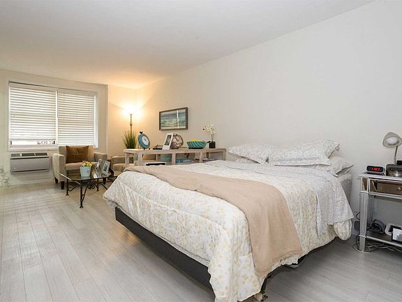 3rd image of 410 E Broadway APT Lj
