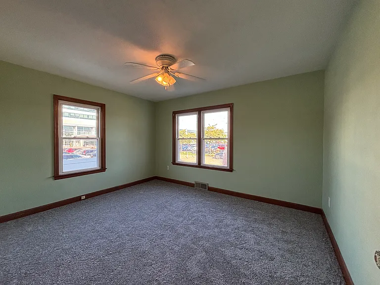 1315 Elm St — Photo 9